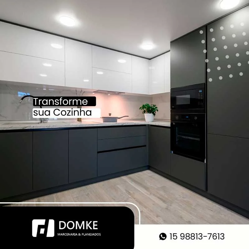 Cozinha apresentada pela Domke com armários escuros